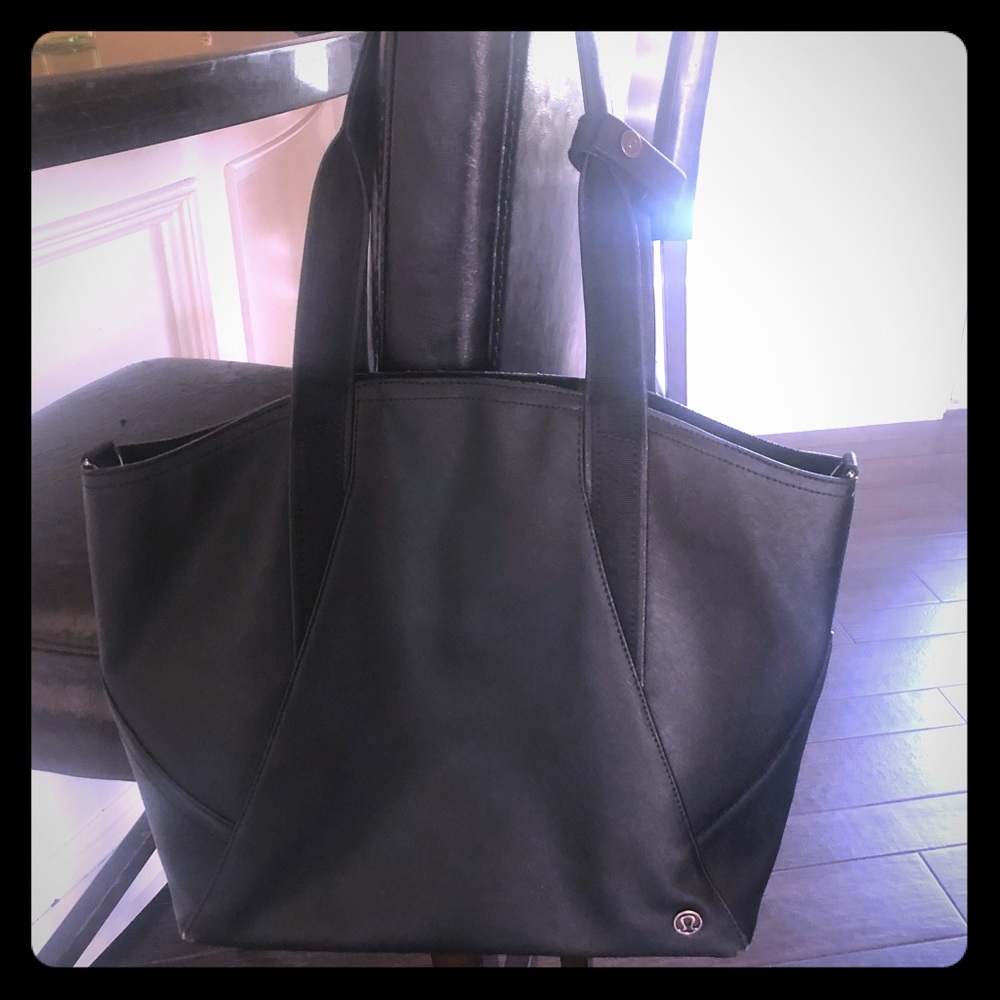 Lululemon tote